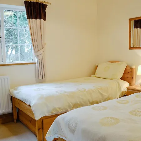 Semesterbostad Alby *